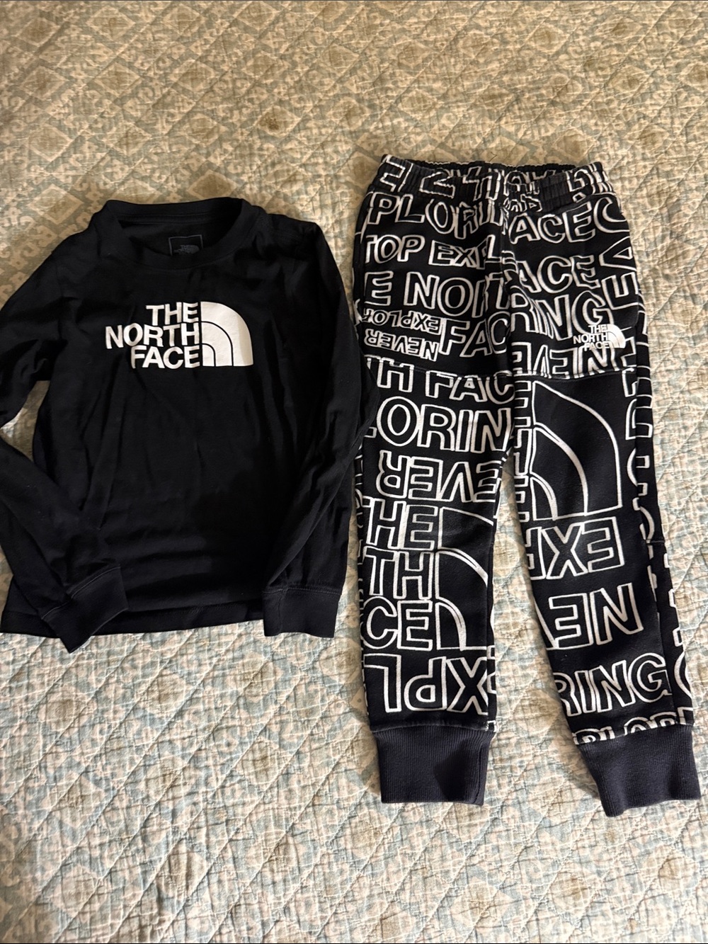 The North Face Kids Black Logo Sweatshirt and Graphic Joggers SIZE 6 BOY
